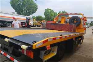 谢家集区附近拖车电话号码服务